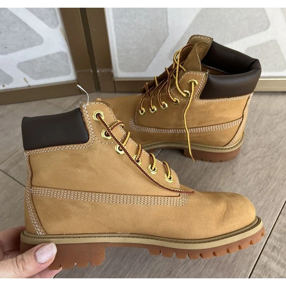 TIMBERLAND 6”PREMIUM CLASSIC Boots Big Boys Sz 2.5 Youth Nubuck Leather Chestnut